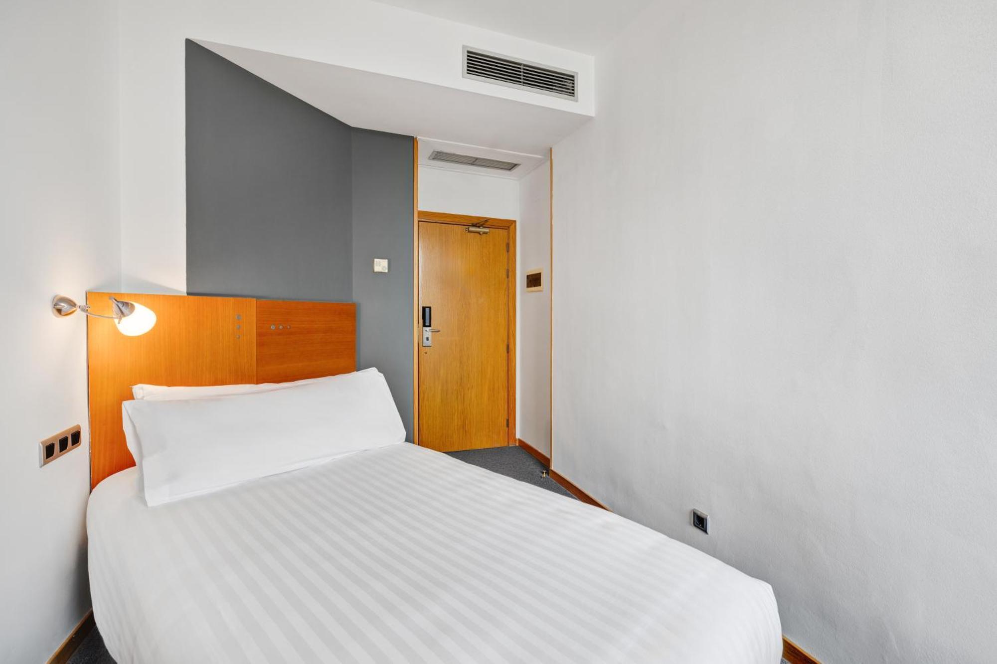 B&B Hotel Barcelona Mollet Porta De Gallecs Мольет-дель-Вальес Экстерьер фото