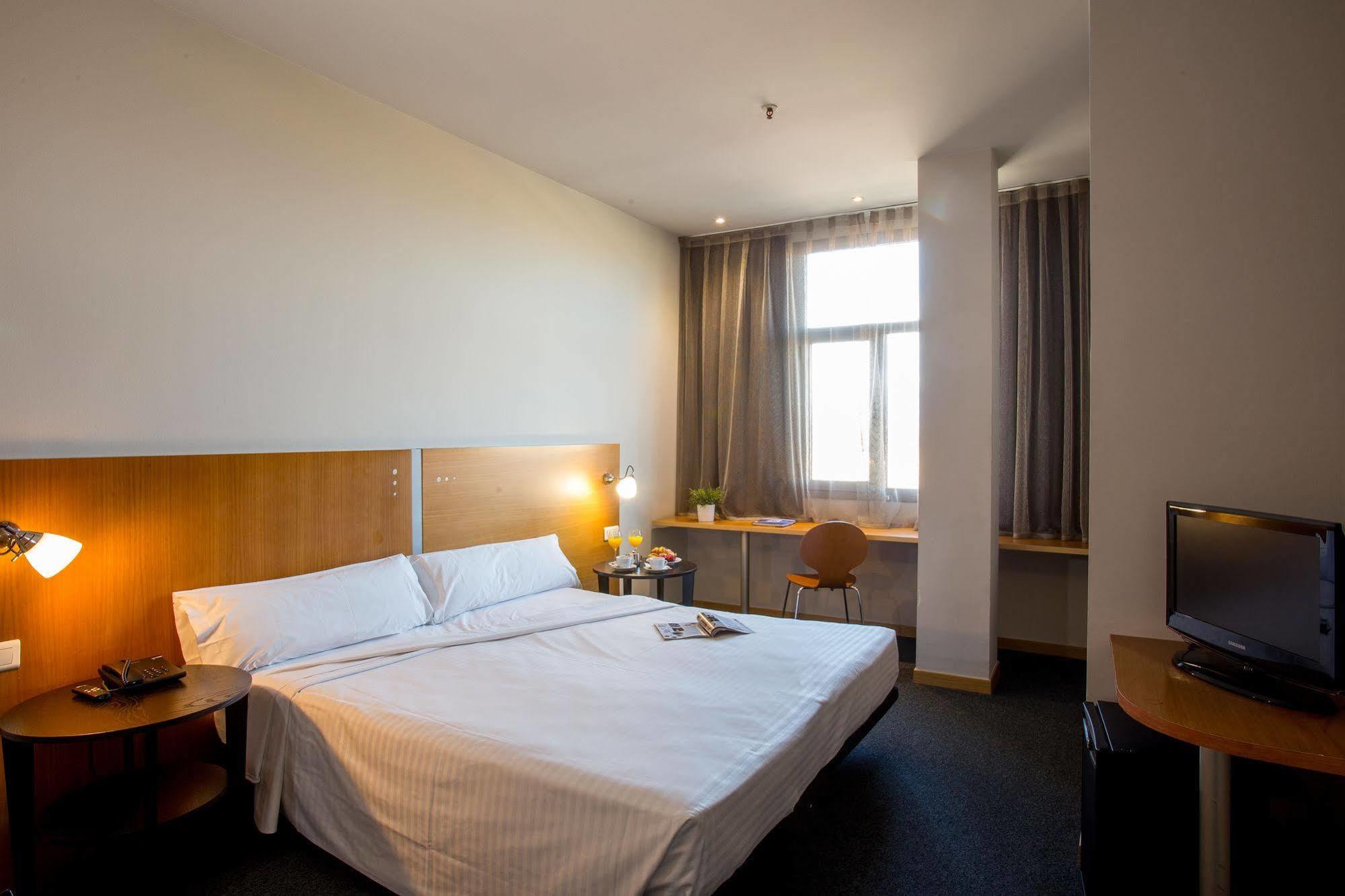 B&B Hotel Barcelona Mollet Porta De Gallecs Мольет-дель-Вальес Экстерьер фото